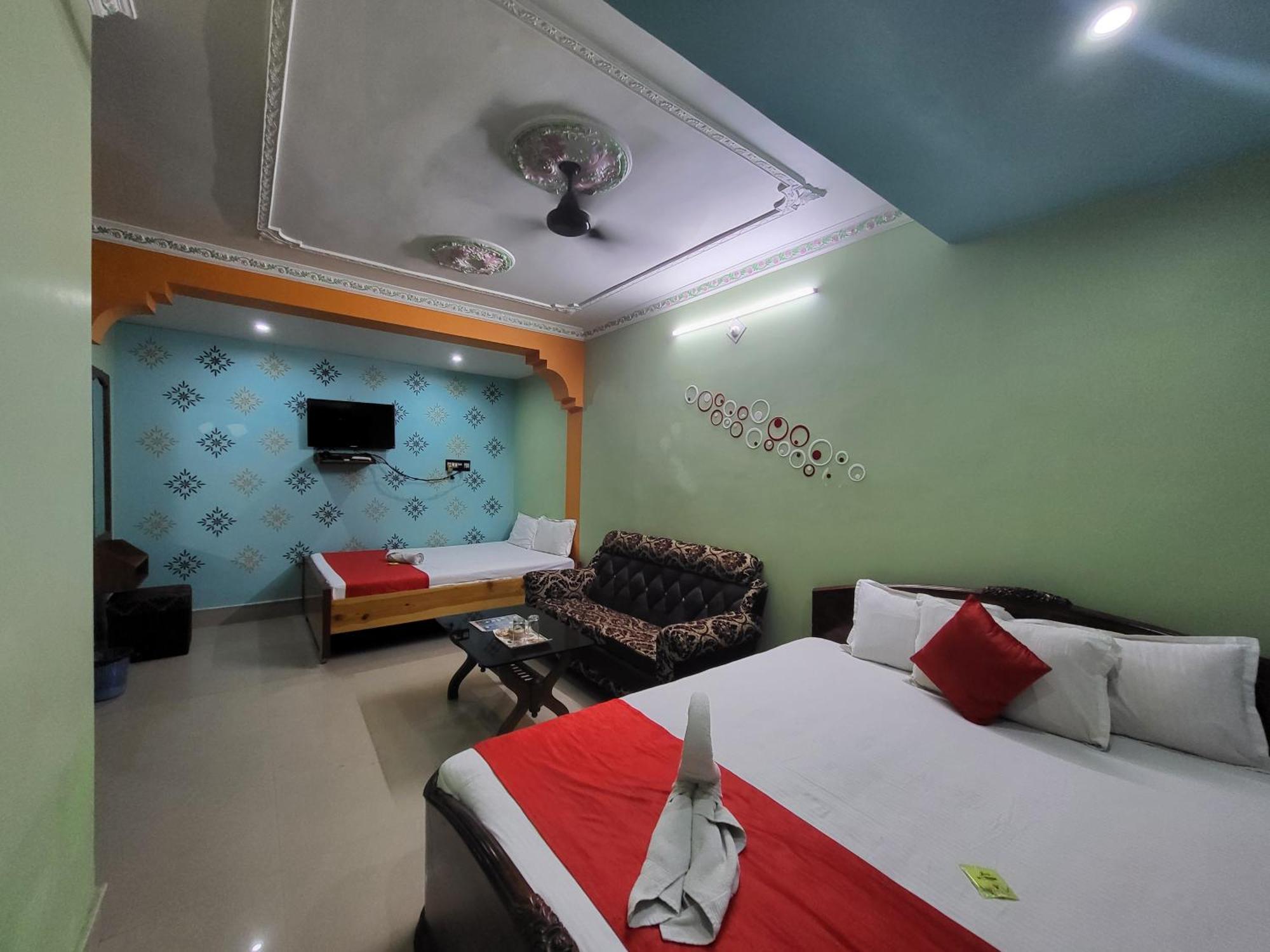 Abhishek Inn 디가 외부 사진